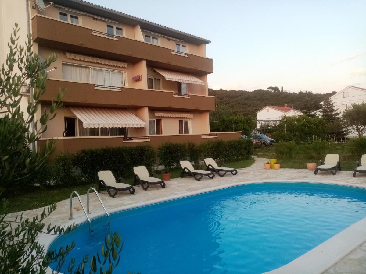 Apartment Arba 1 With Heated Pool Rab Town Luaran gambar