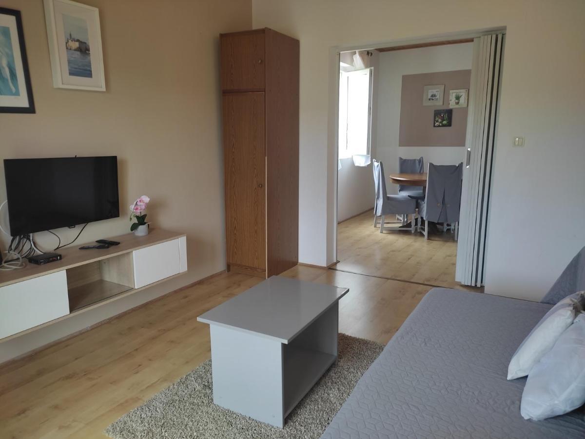 Apartment Arba 1 With Heated Pool Rab Town Luaran gambar