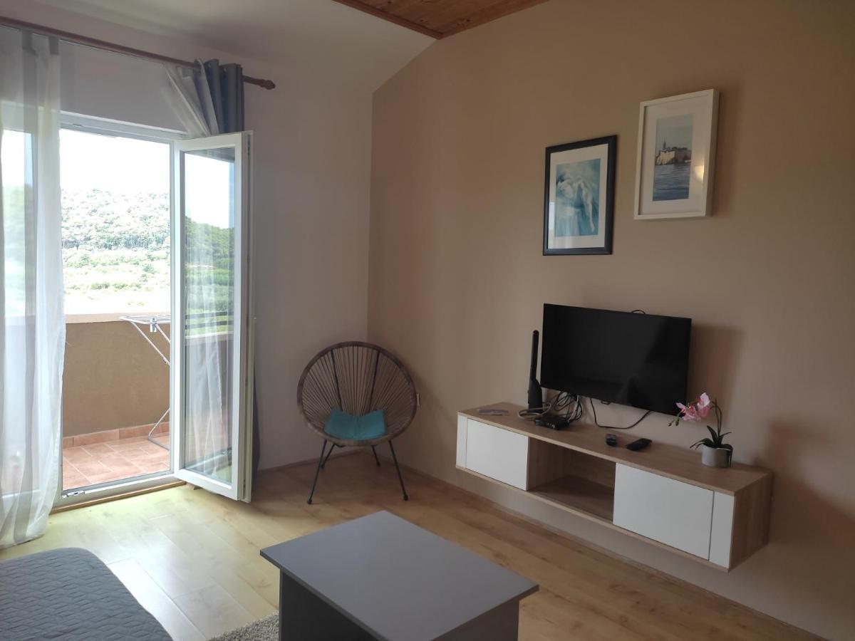 Apartment Arba 1 With Heated Pool Rab Town Luaran gambar