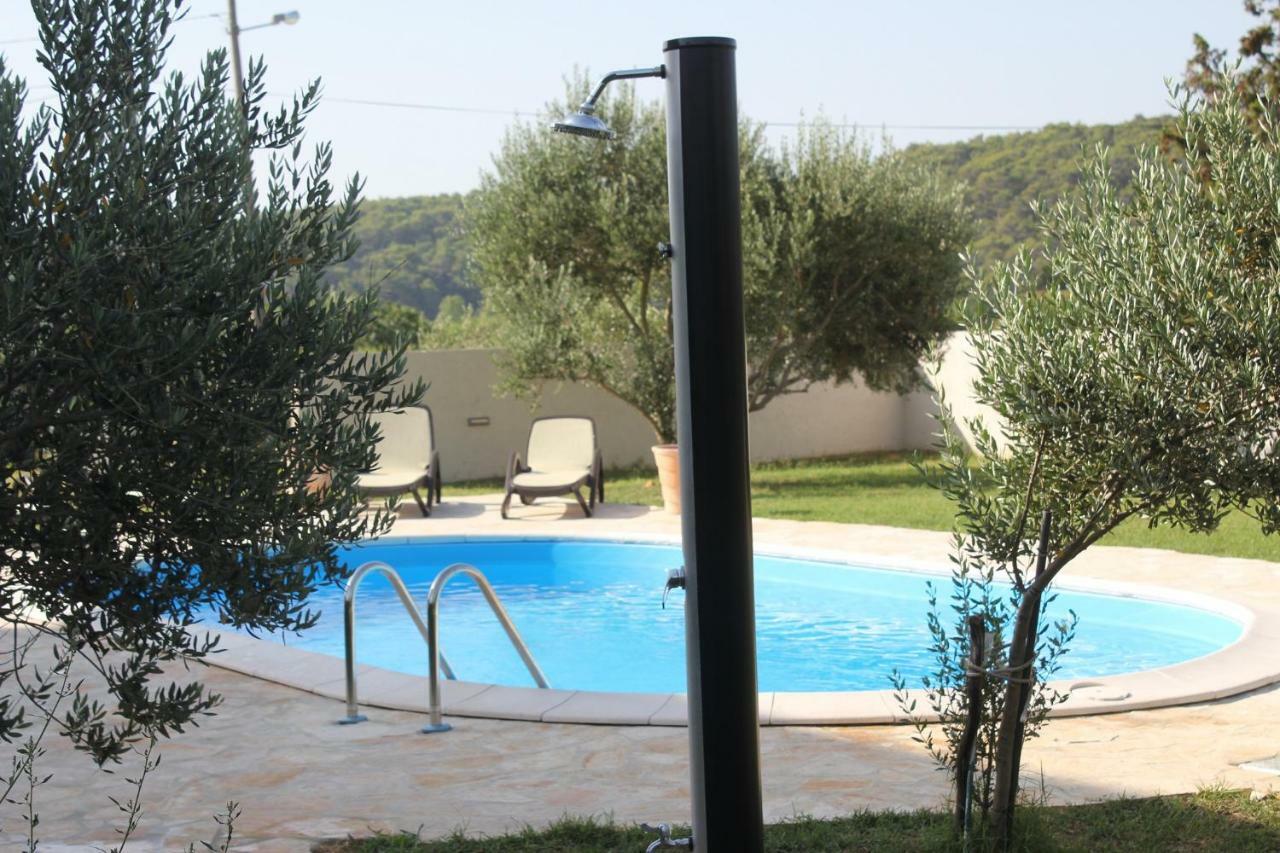 Apartment Arba 1 With Heated Pool Rab Town Luaran gambar